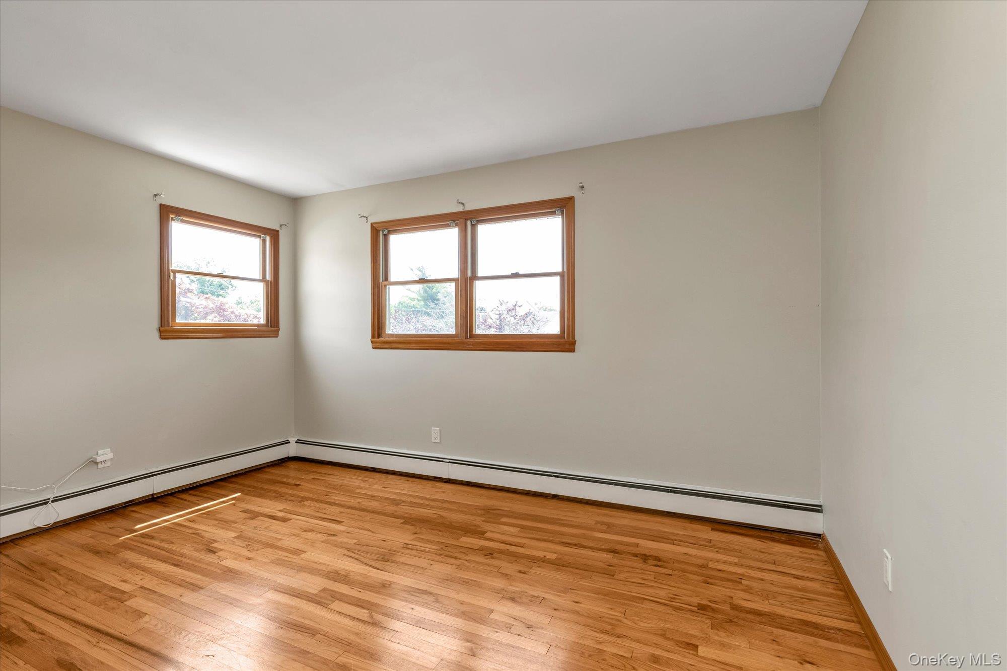 7 Freedom Court Babylon, NY 11702 - Photo 16 of 29