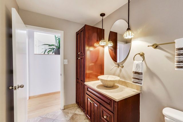 9S360 Highland Road Willowbrook, IL 60527 - Photo 15 of 26