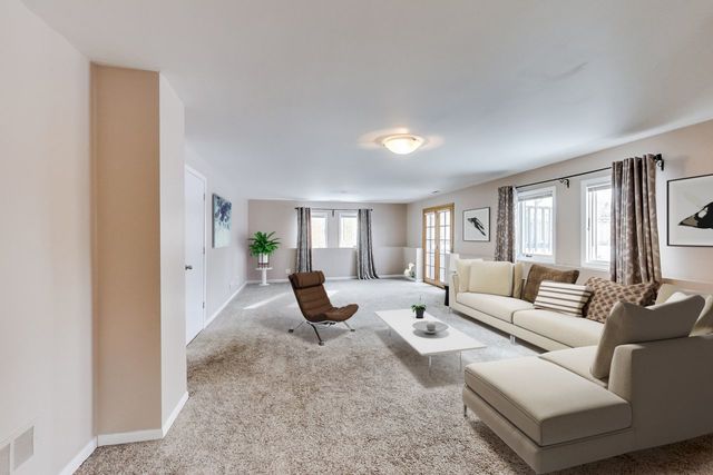9S360 Highland Road Willowbrook, IL 60527 - Photo 18 of 26
