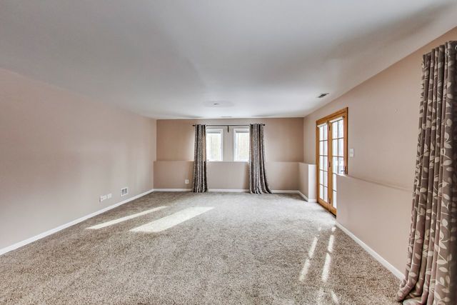 9S360 Highland Road Willowbrook, IL 60527 - Photo 19 of 26