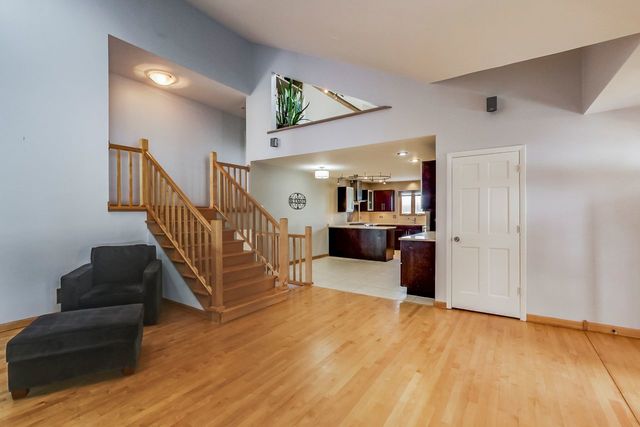 9S360 Highland Road Willowbrook, IL 60527 - Photo 3 of 26