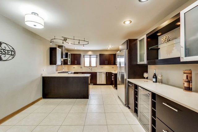 9S360 Highland Road Willowbrook, IL 60527 - Photo 6 of 26