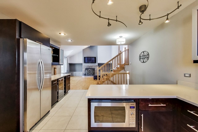 9S360 Highland Road Willowbrook, IL 60527 - Photo 8 of 26
