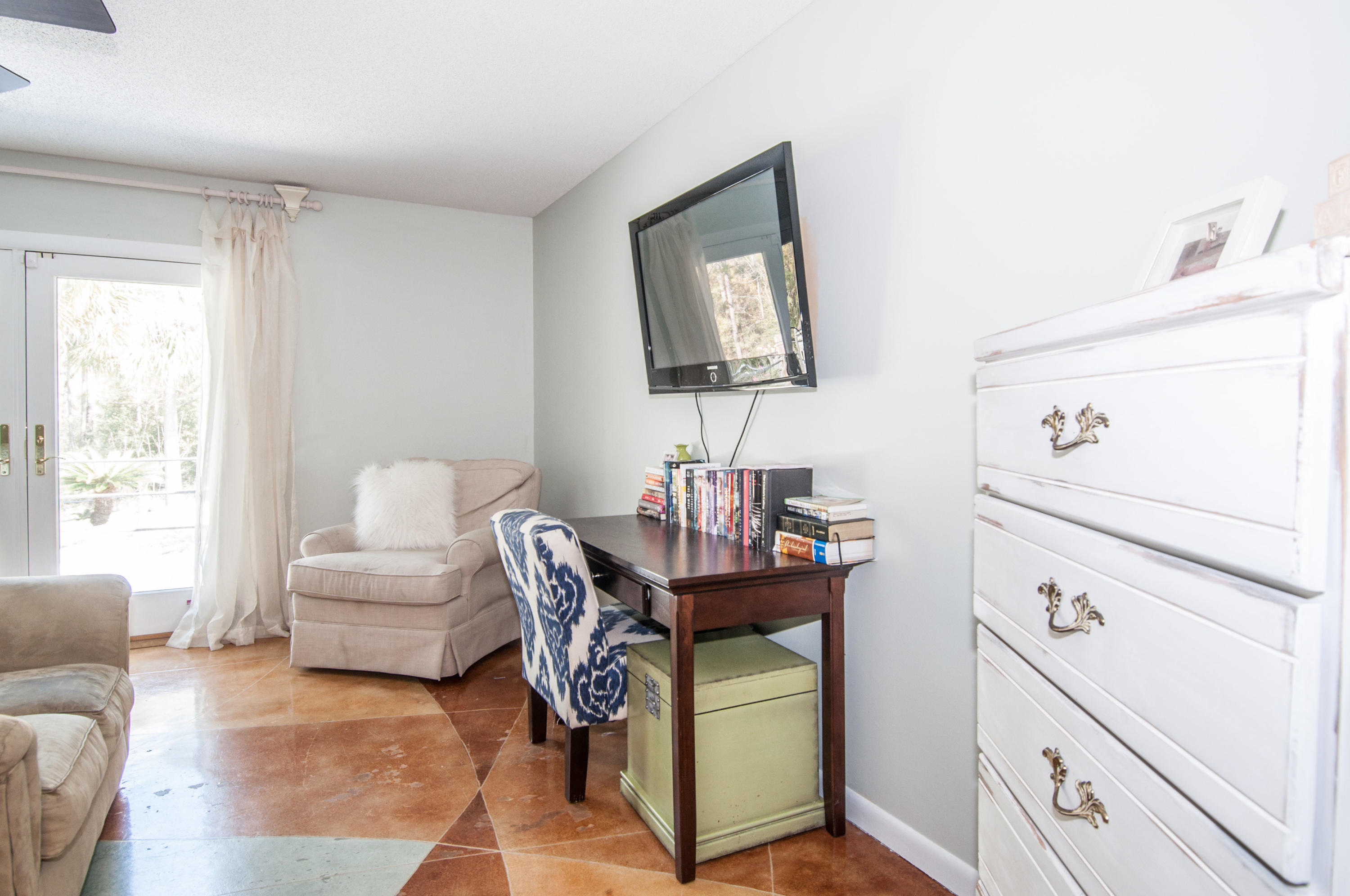 255 Ridge Lake Road Crestview, FL 32536 - Photo 45 of 54 a living room with furniture and a window