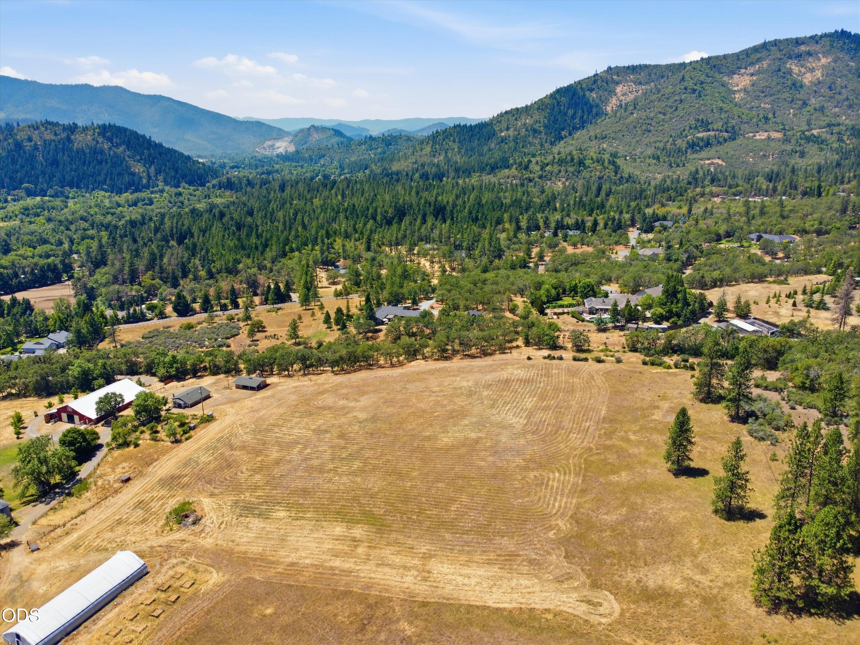 8960 North Applegate Road Grants Pass, OR 97527 - Photo 34 of 37