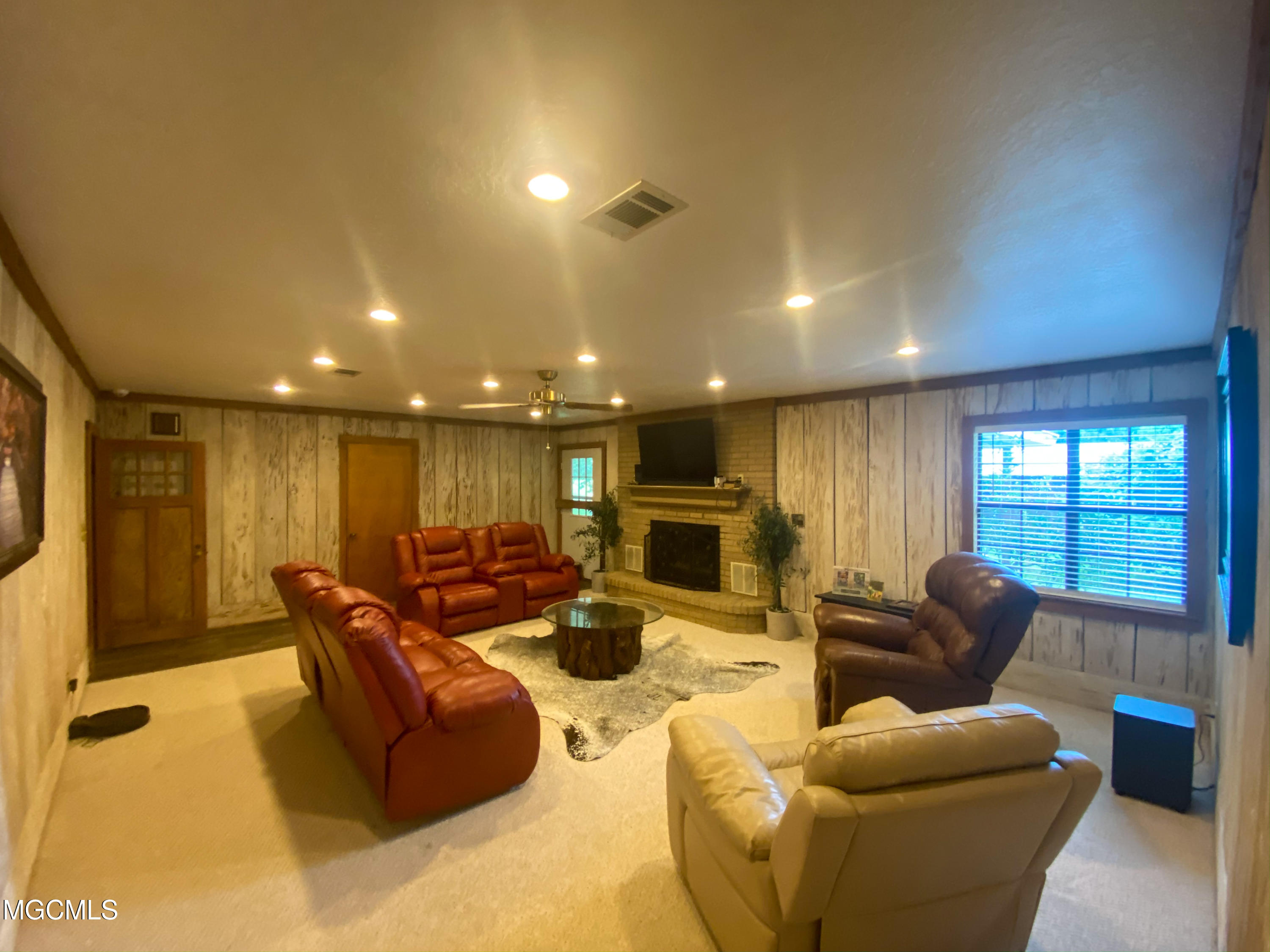 2103 Sally Parker Road Lucedale, MS 39452 - Photo 3 of 15 IMG_1993