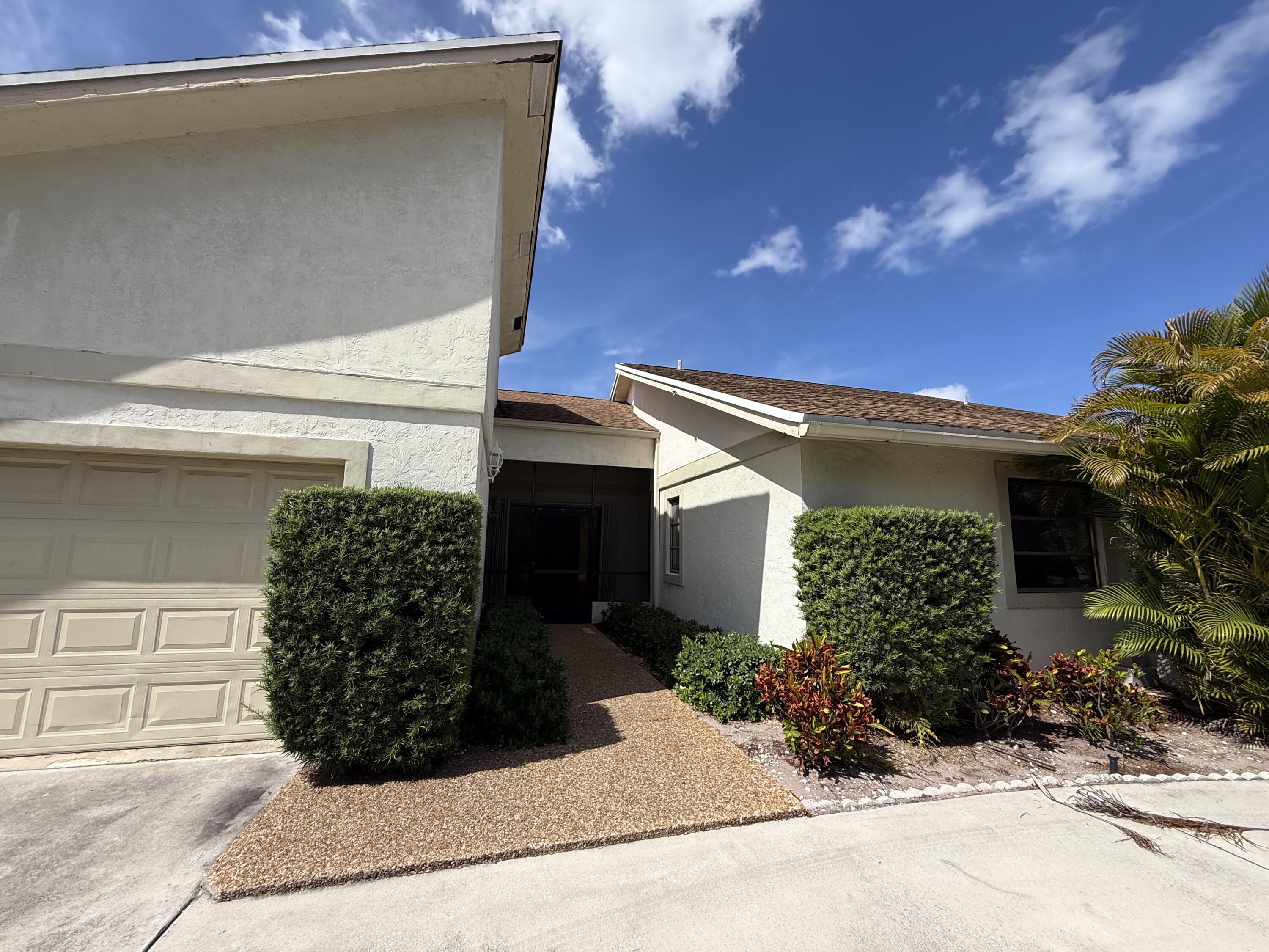71 Laredo Lane Boca Raton, FL 33487 - Photo 3 of 18 IMG_7920