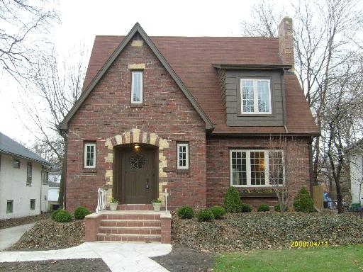 289 Shenstone Road Riverside, IL 60546 - Photo 1 of 1 a front view of a house with a yard
