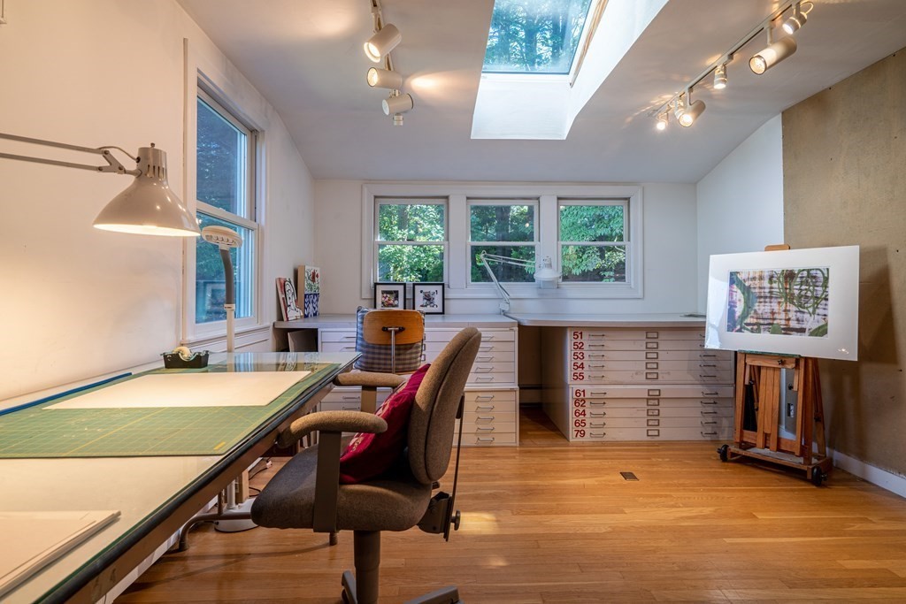 40 Oak Street Lexington, MA 02421 - Photo 13 of 37 Gallery Image 13