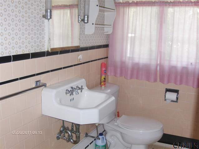 331 Hampton Avenue Rensselaer, NY 12144 - Photo 11 of 15 Photo 11