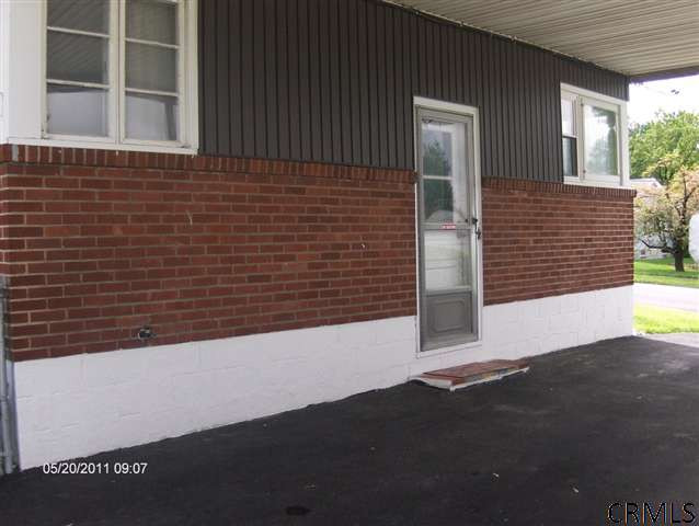 331 Hampton Avenue Rensselaer, NY 12144 - Photo 3 of 15 Photo 3