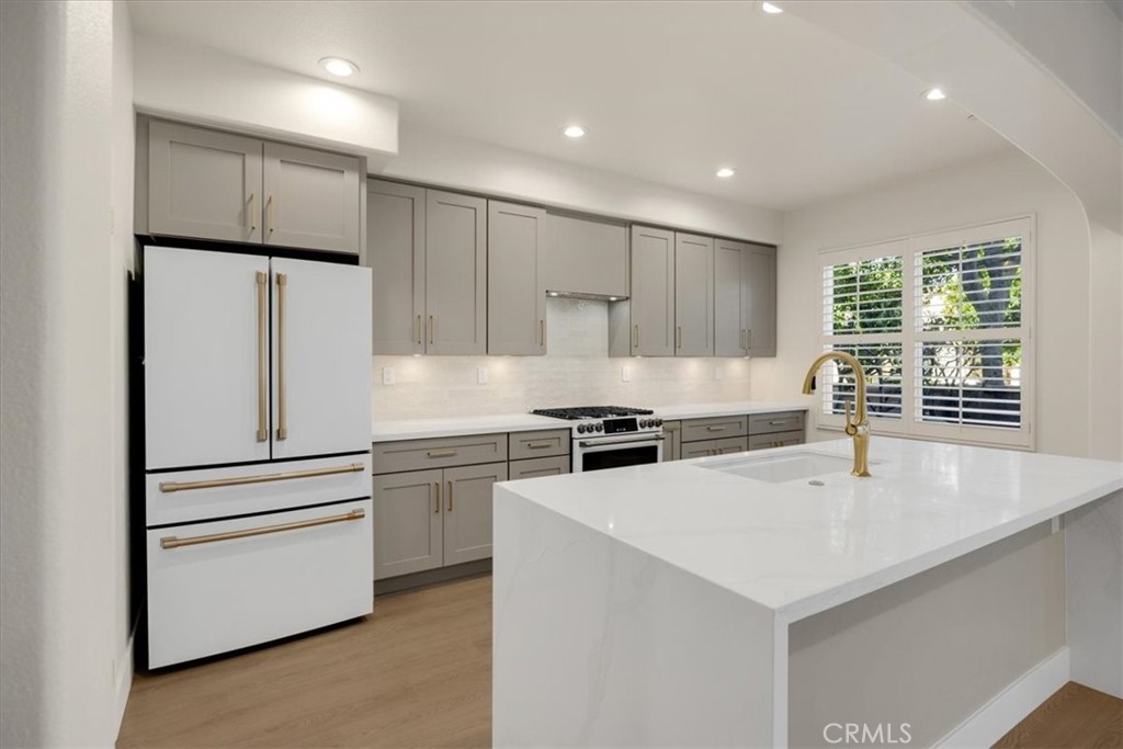 2 Moonstone Irvine, CA 92602 - Photo 2 of 31