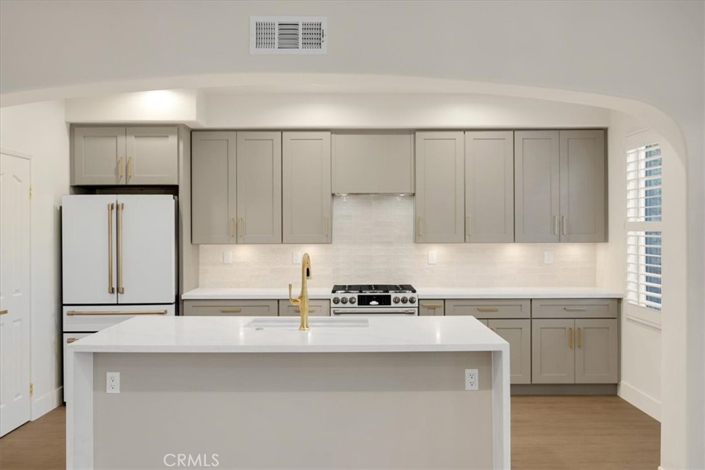 2 Moonstone Irvine, CA 92602 - Photo 4 of 31