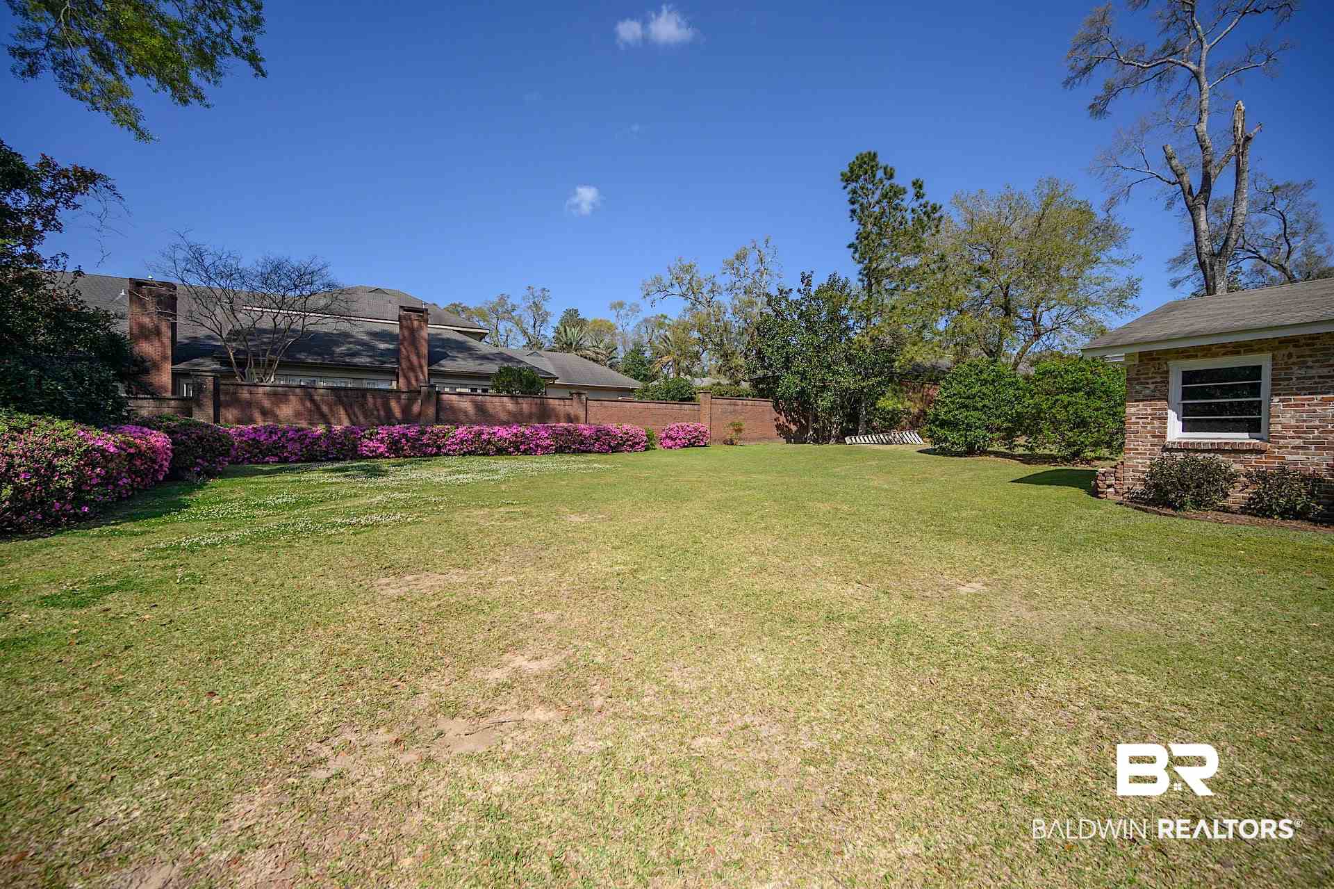 155 Oakway Drive Mobile, AL 36608 - Photo 5 of 31 Huge Yard!