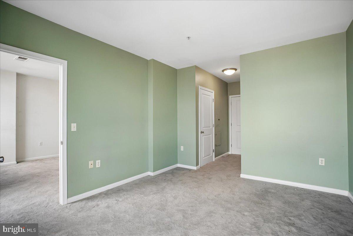 851 North Glebe Road, Unit 2015 Arlington, VA 22203 - Photo 21 of 81 Primary Bedroom