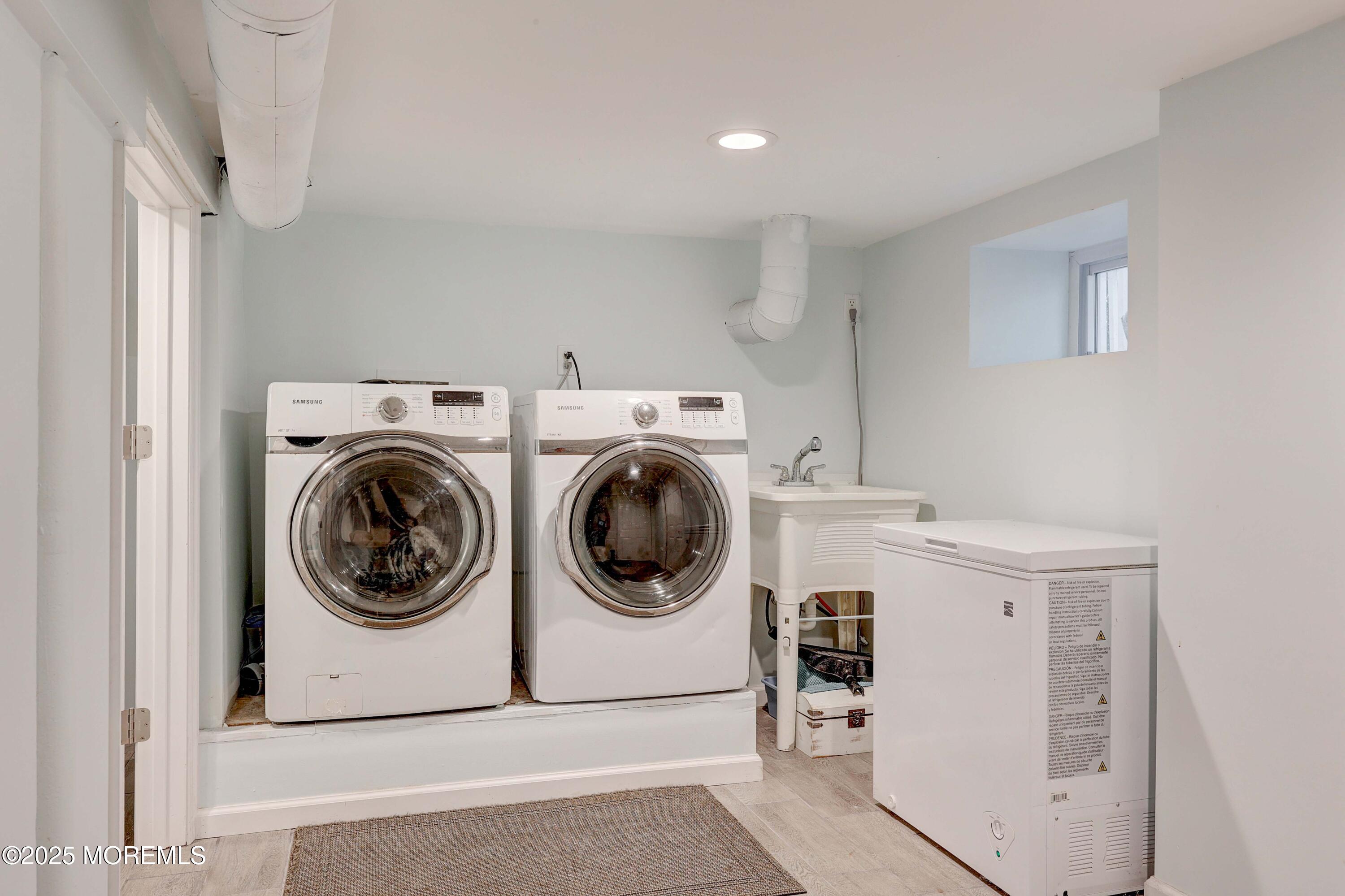 29 Lake Boulevard Matawan, NJ 07747 - Photo 26 of 39 a utility room with dryer and washer