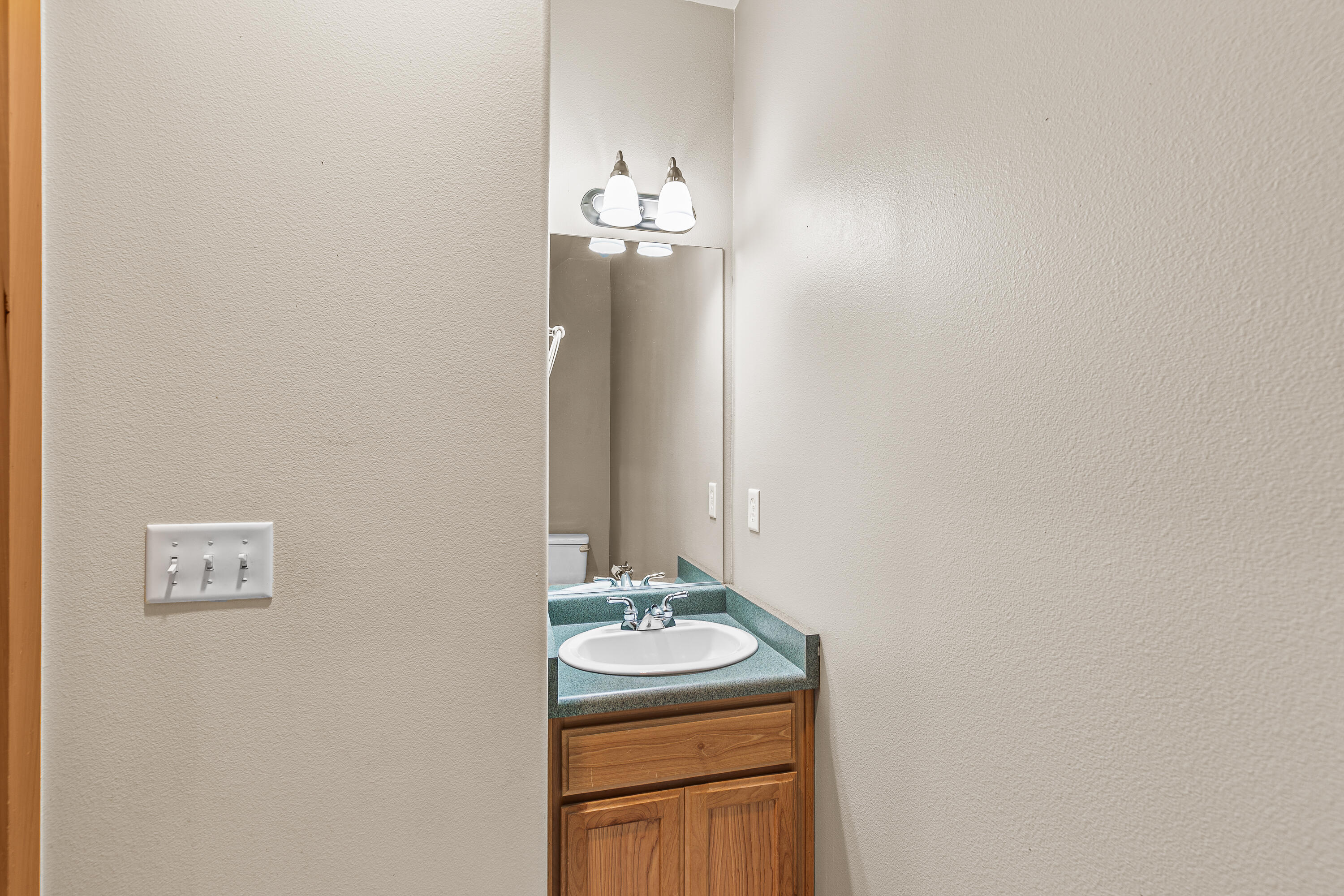 5 Logan Way Talent, OR 97540 - Photo 16 of 35 9R9A6240