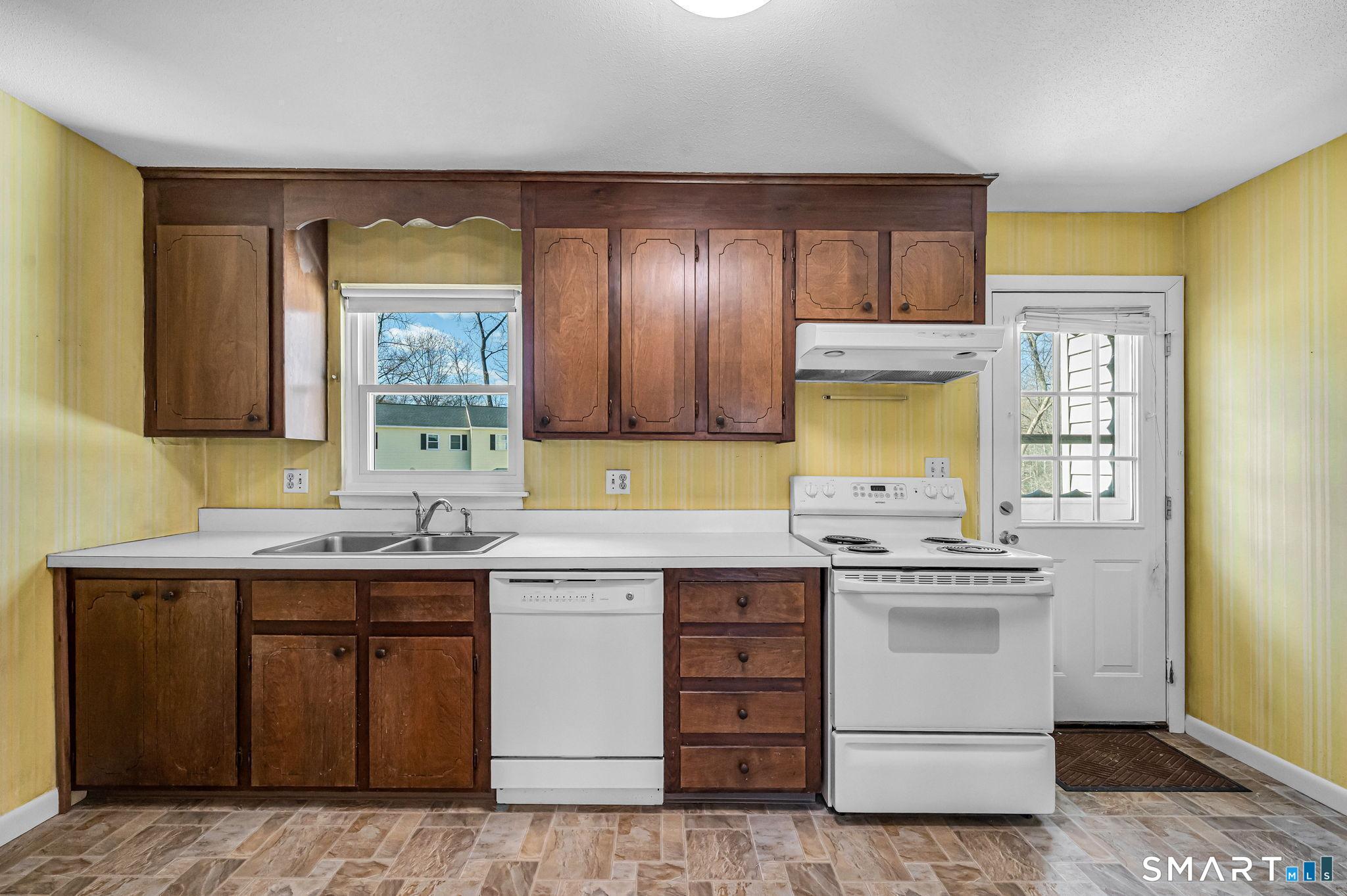 56 Elm Street, Unit 40 Enfield, CT 06082 - Photo 30 of 114