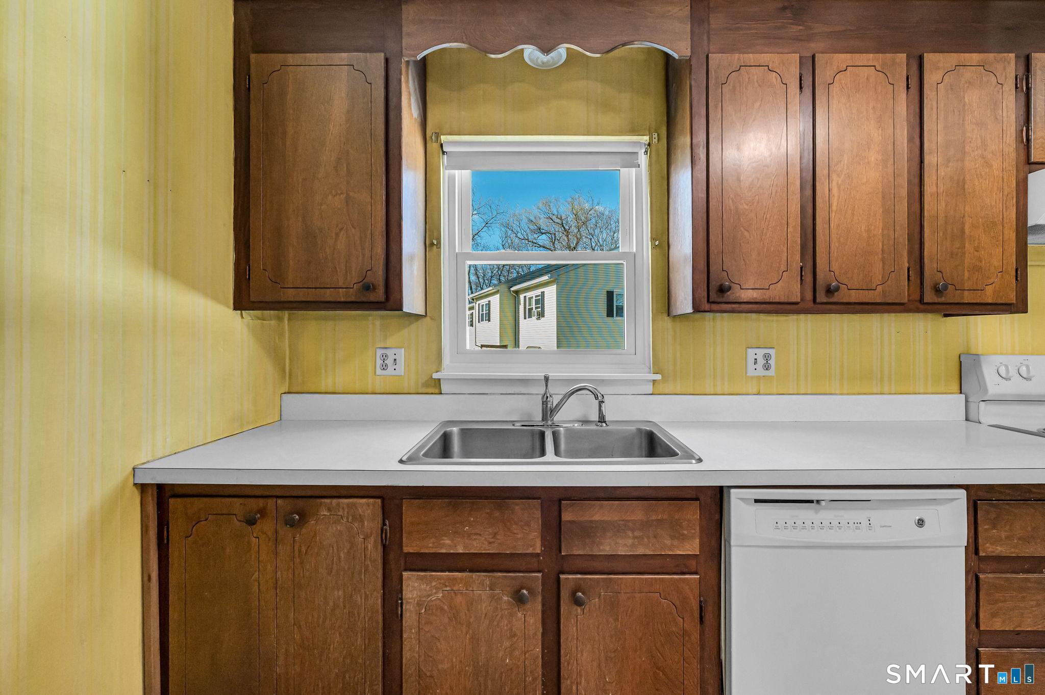 56 Elm Street, Unit 40 Enfield, CT 06082 - Photo 48 of 114