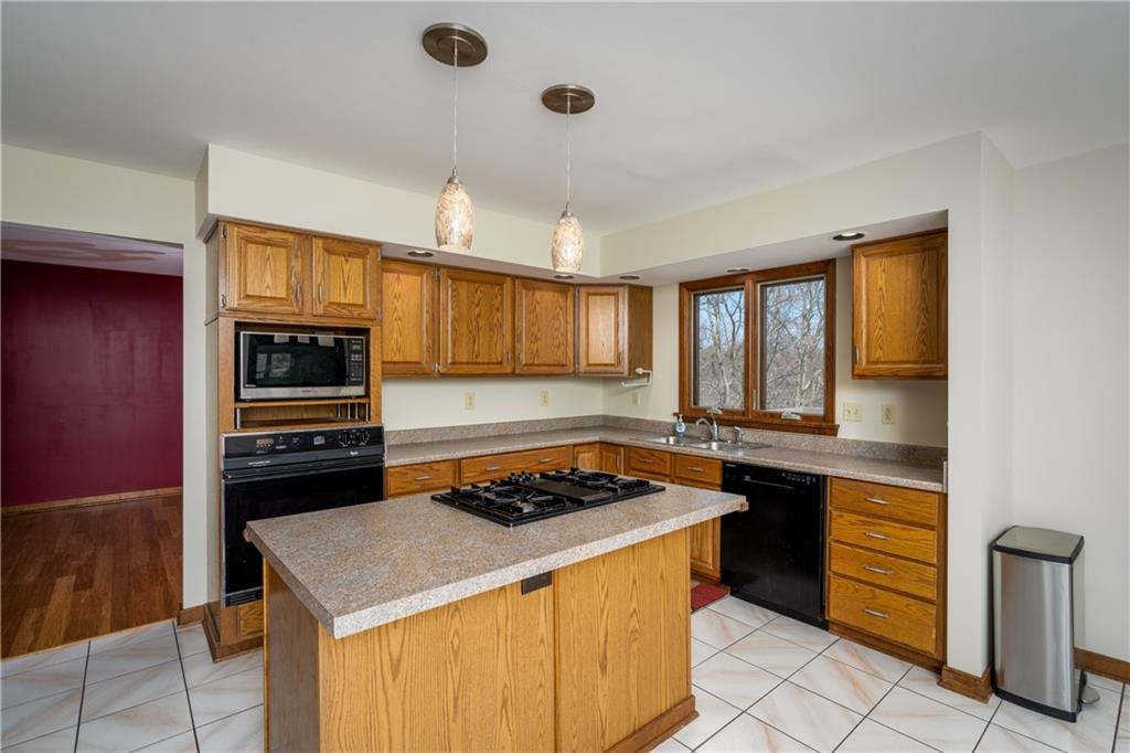 10122 Deer View Point Road Wexford, PA 15090 - Photo 3 of 23 Gallery Image 3