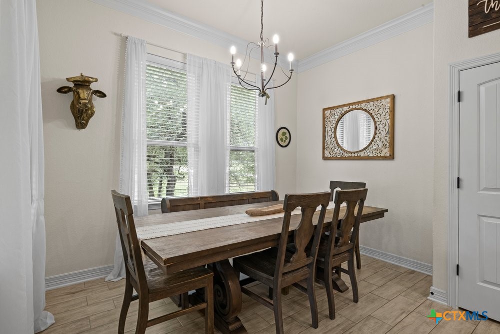 2402 Twin Ridge Court Belton, TX 76513 - Photo 16 of 42 Dining area