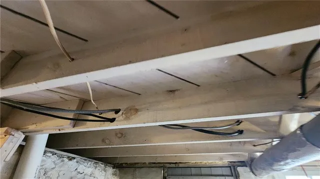 $207,000 | 818 West 6th Street, Ottawa, KS 66067