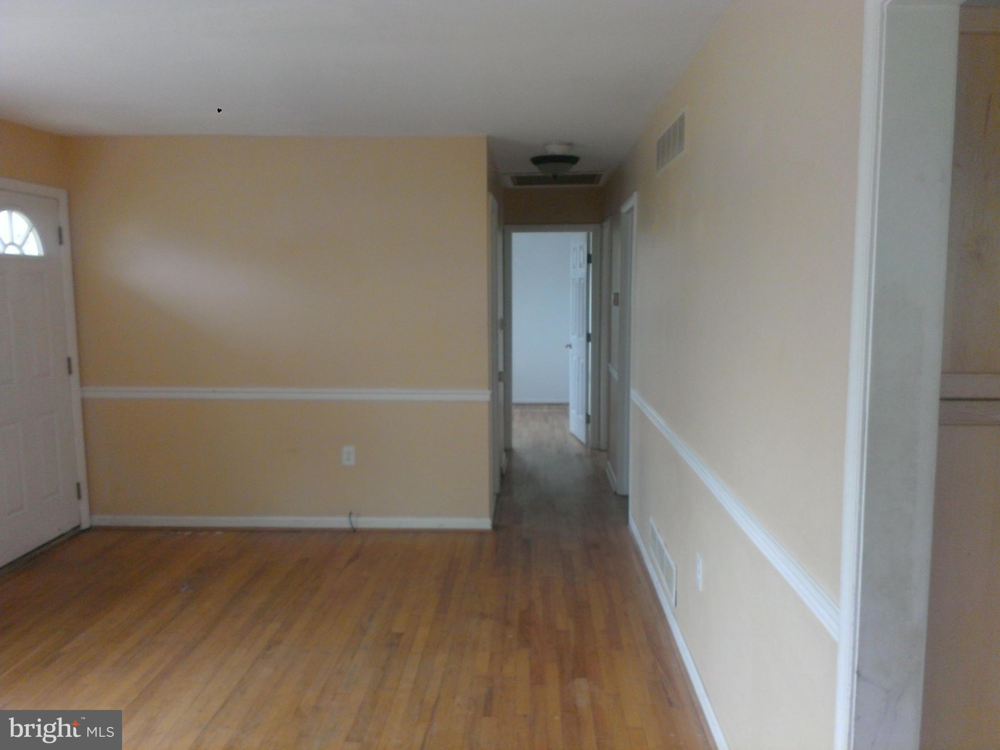 30 Lastgate Road Owings Mills, MD 21117 - Photo 13 of 18 Living Room