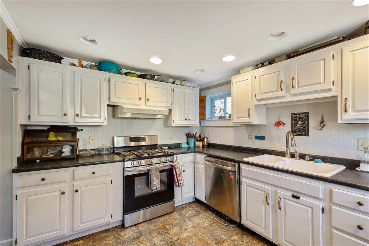 25 Diamond Street St. Albans, VT 05478 - Photo 15 of 52