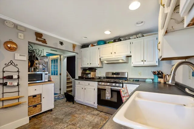 $325,000 | 25 Diamond Street, St. Albans, VT 05478