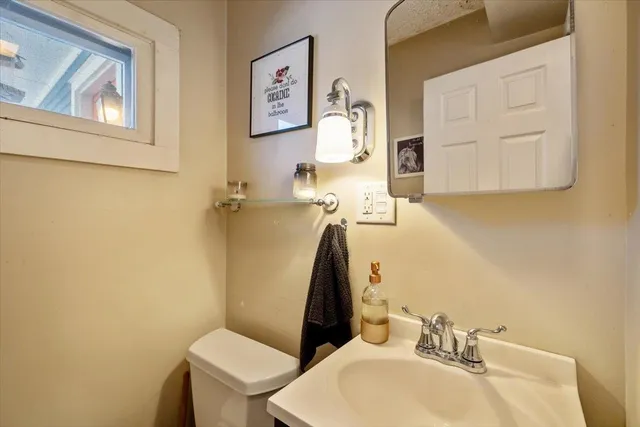 $325,000 | 25 Diamond Street, St. Albans, VT 05478