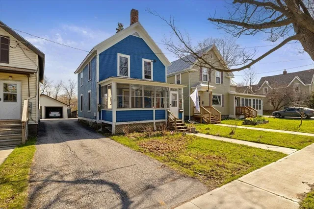 $325,000 | 25 Diamond Street, St. Albans, VT 05478