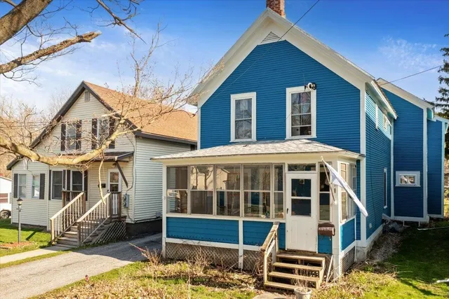 $325,000 | 25 Diamond Street, St. Albans, VT 05478
