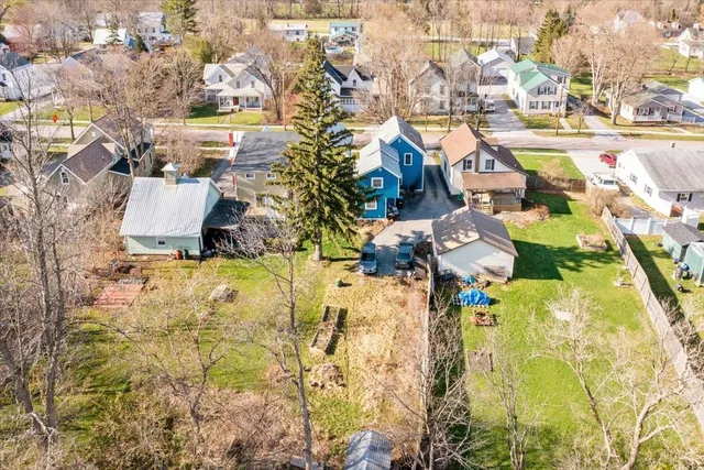 $325,000 | 25 Diamond Street, St. Albans, VT 05478