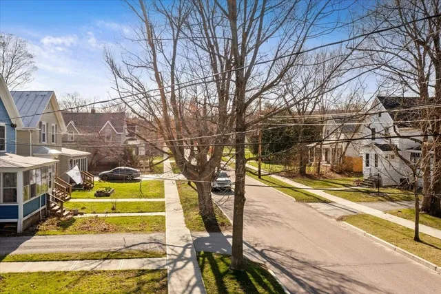 $325,000 | 25 Diamond Street, St. Albans, VT 05478