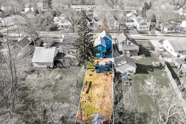 $325,000 | 25 Diamond Street, St. Albans, VT 05478