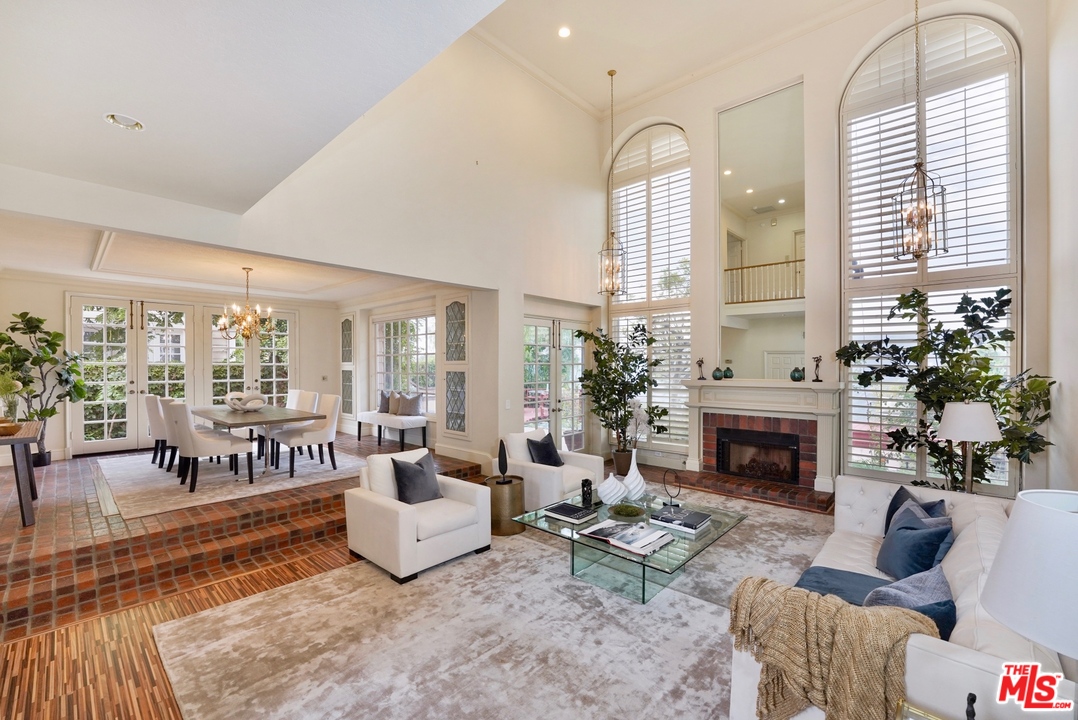2249 Canyonback Road Los Angeles, CA 90049 - Photo 2 of 52