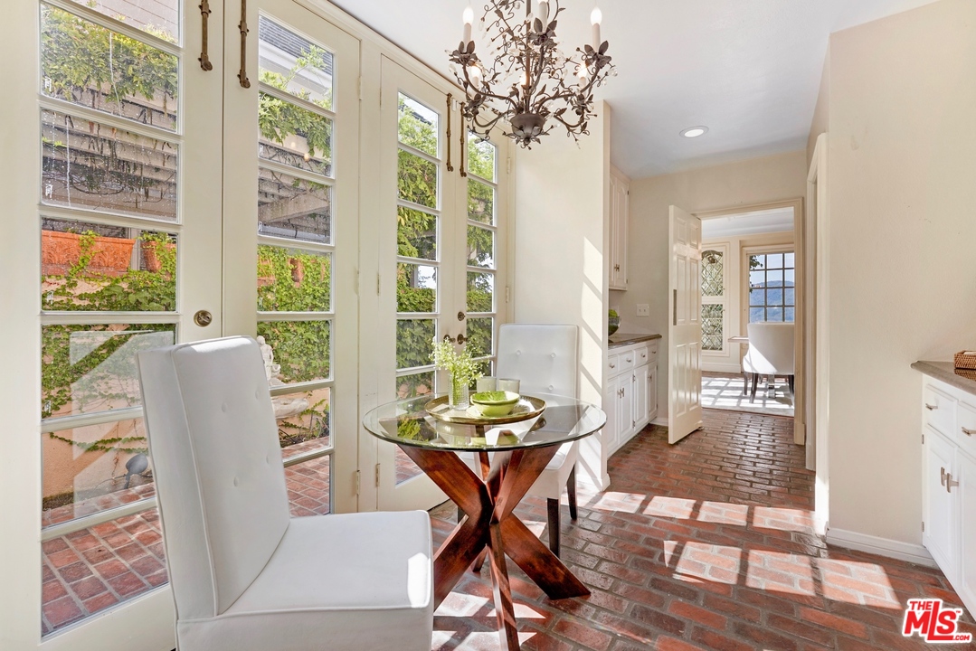 2249 Canyonback Road Los Angeles, CA 90049 - Photo 12 of 52