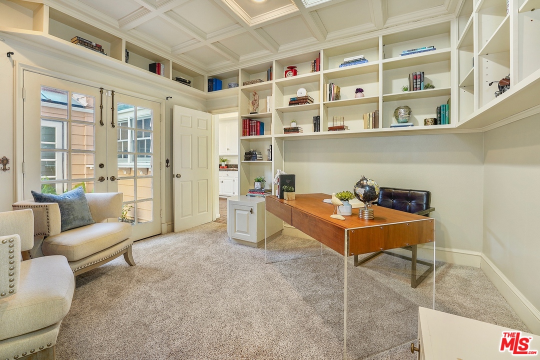 2249 Canyonback Road Los Angeles, CA 90049 - Photo 19 of 52