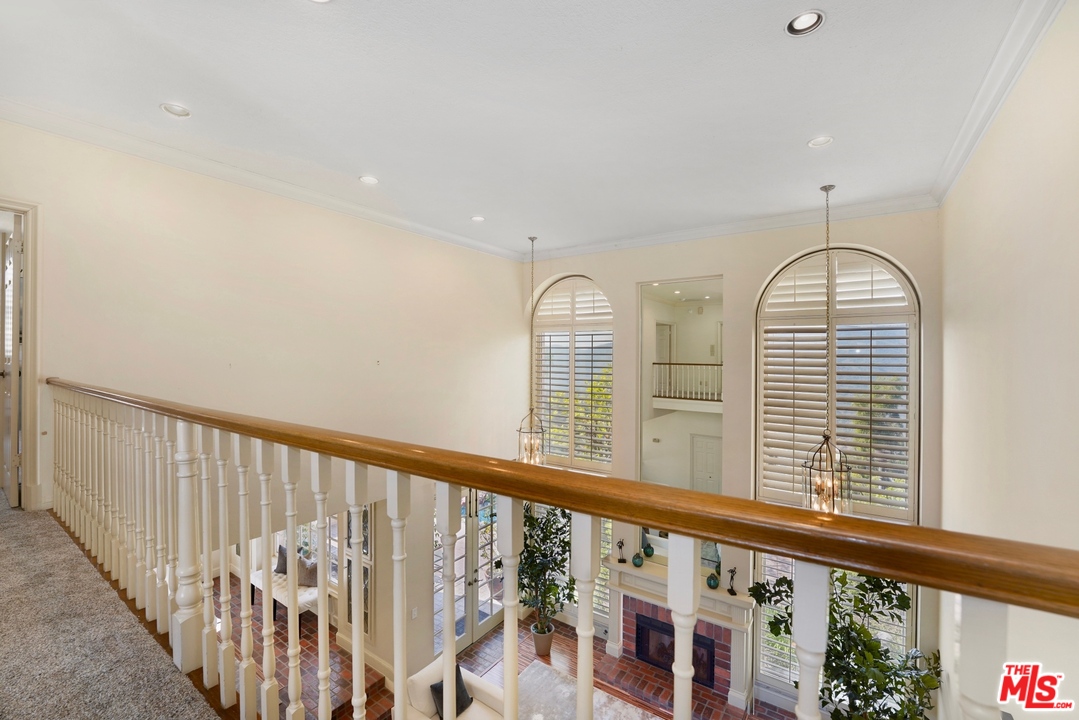 2249 Canyonback Road Los Angeles, CA 90049 - Photo 21 of 52