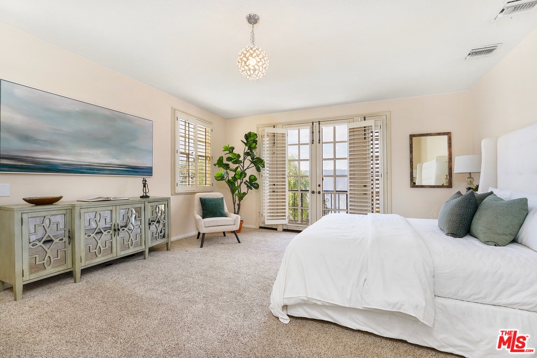 2249 Canyonback Road Los Angeles, CA 90049 - Photo 22 of 52