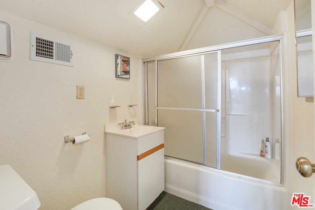 2249 Canyonback Road Los Angeles, CA 90049 - Photo 41 of 52