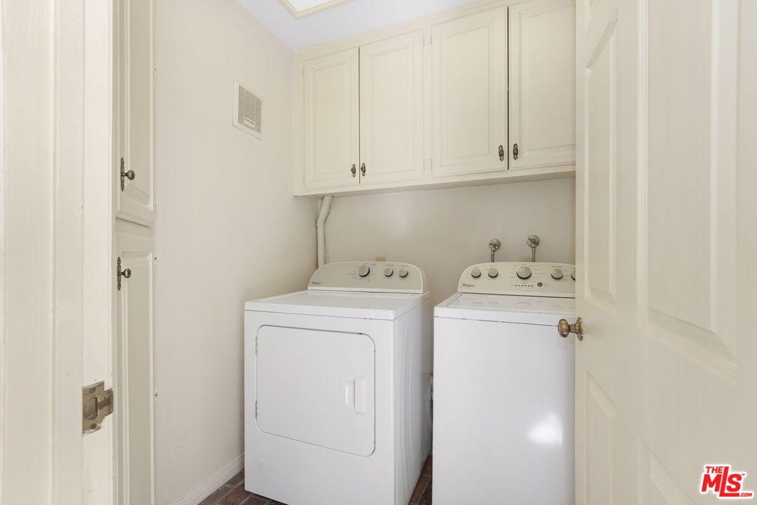 2249 Canyonback Road Los Angeles, CA 90049 - Photo 43 of 52