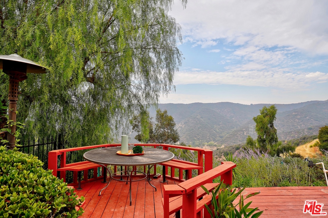 2249 Canyonback Road Los Angeles, CA 90049 - Photo 44 of 52
