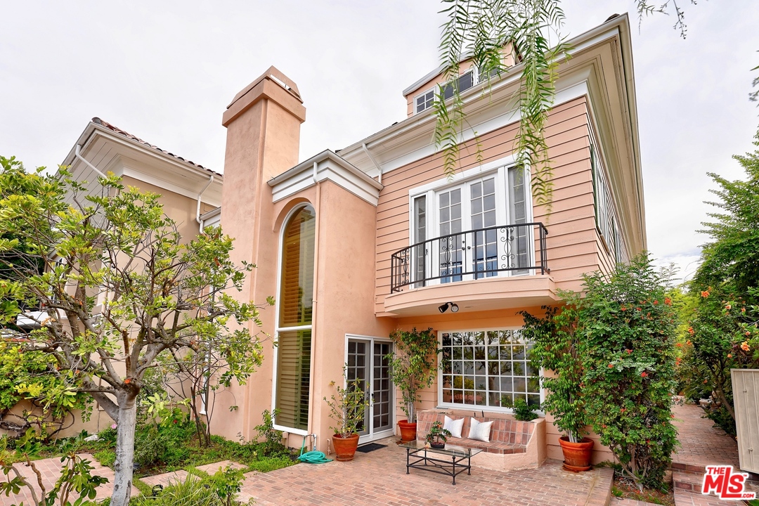 2249 Canyonback Road Los Angeles, CA 90049 - Photo 46 of 52