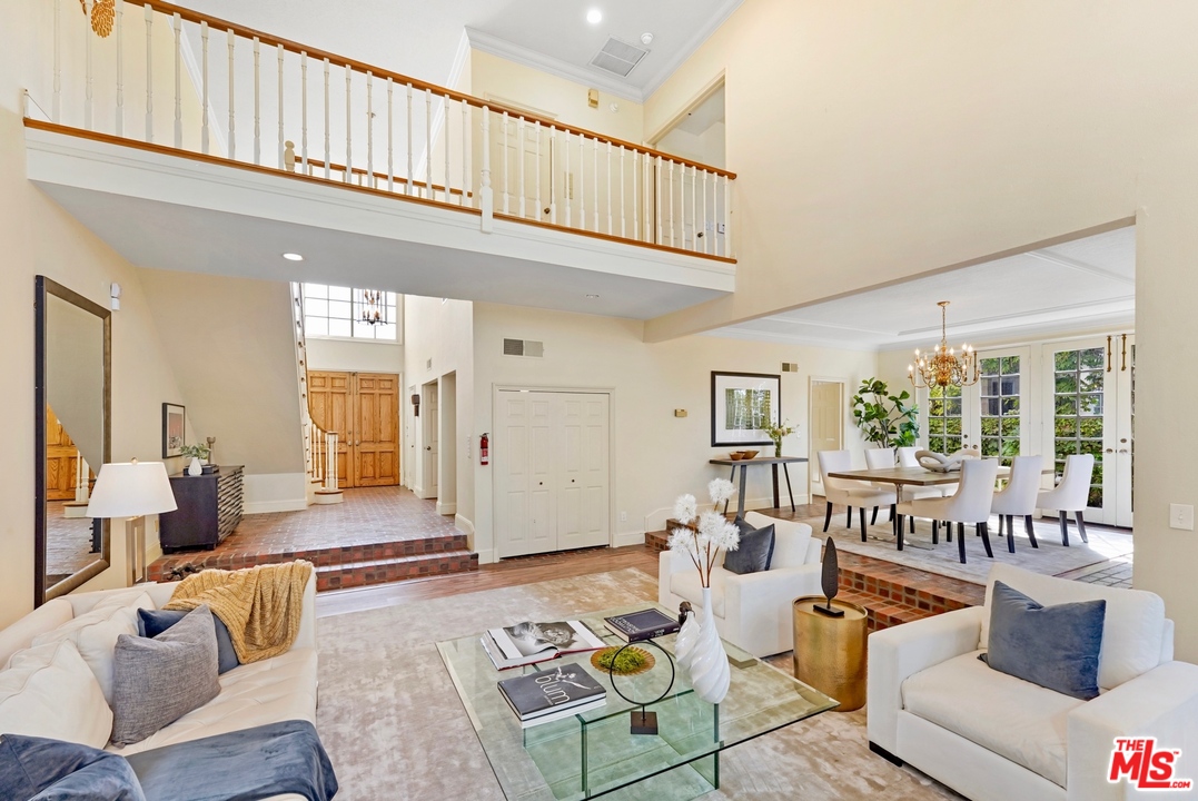 2249 Canyonback Road Los Angeles, CA 90049 - Photo 7 of 52