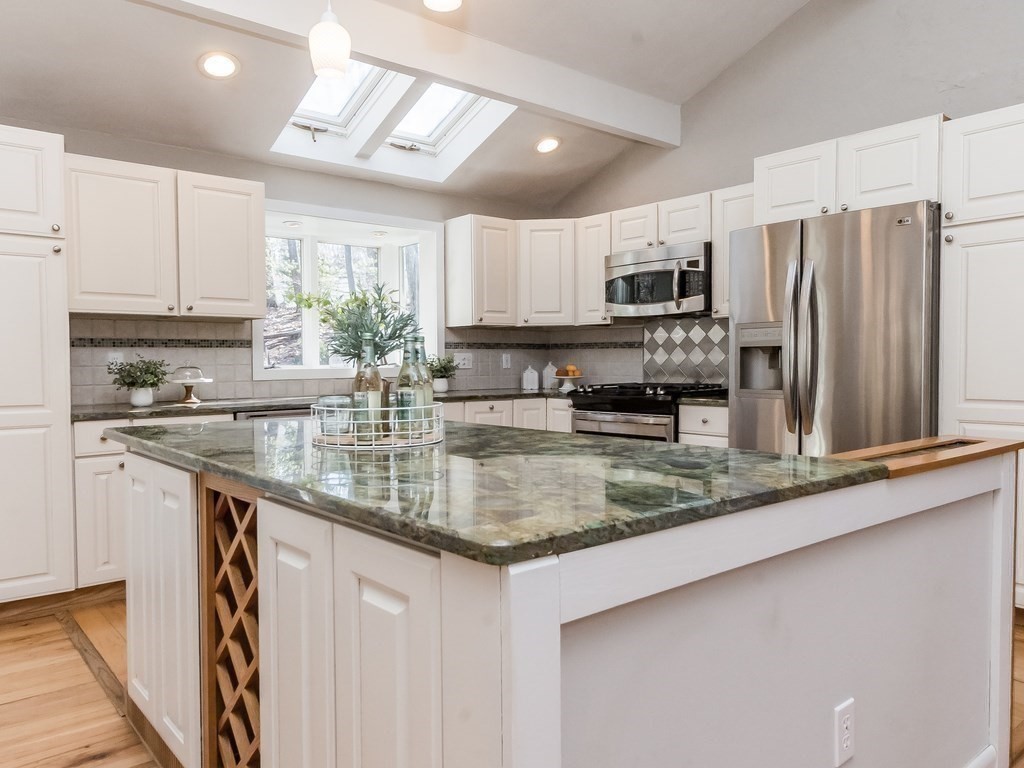 79 Drake Road Burlington, MA 01803 - Photo 4 of 42 Gallery Image 4