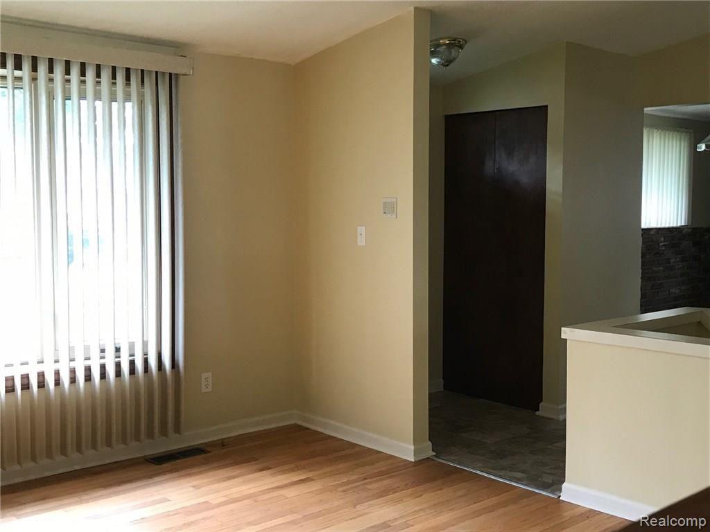 255 Henry Ruff Road Garden City, MI 48135 - Photo 9 of 20
