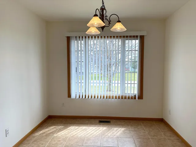 $2,000 | 482 Fox Lane, Walworth, WI 53184