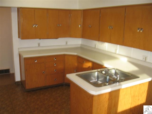 4971 Parkview Road Duluth, MN 55804 - Photo 3 of 8