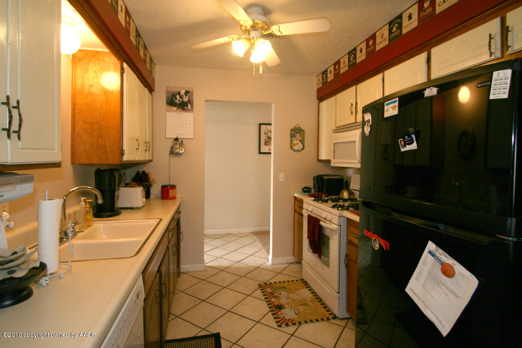 5100 Raindrop Lane Amarillo, TX 79110 - Photo 7 of 11 kitchen